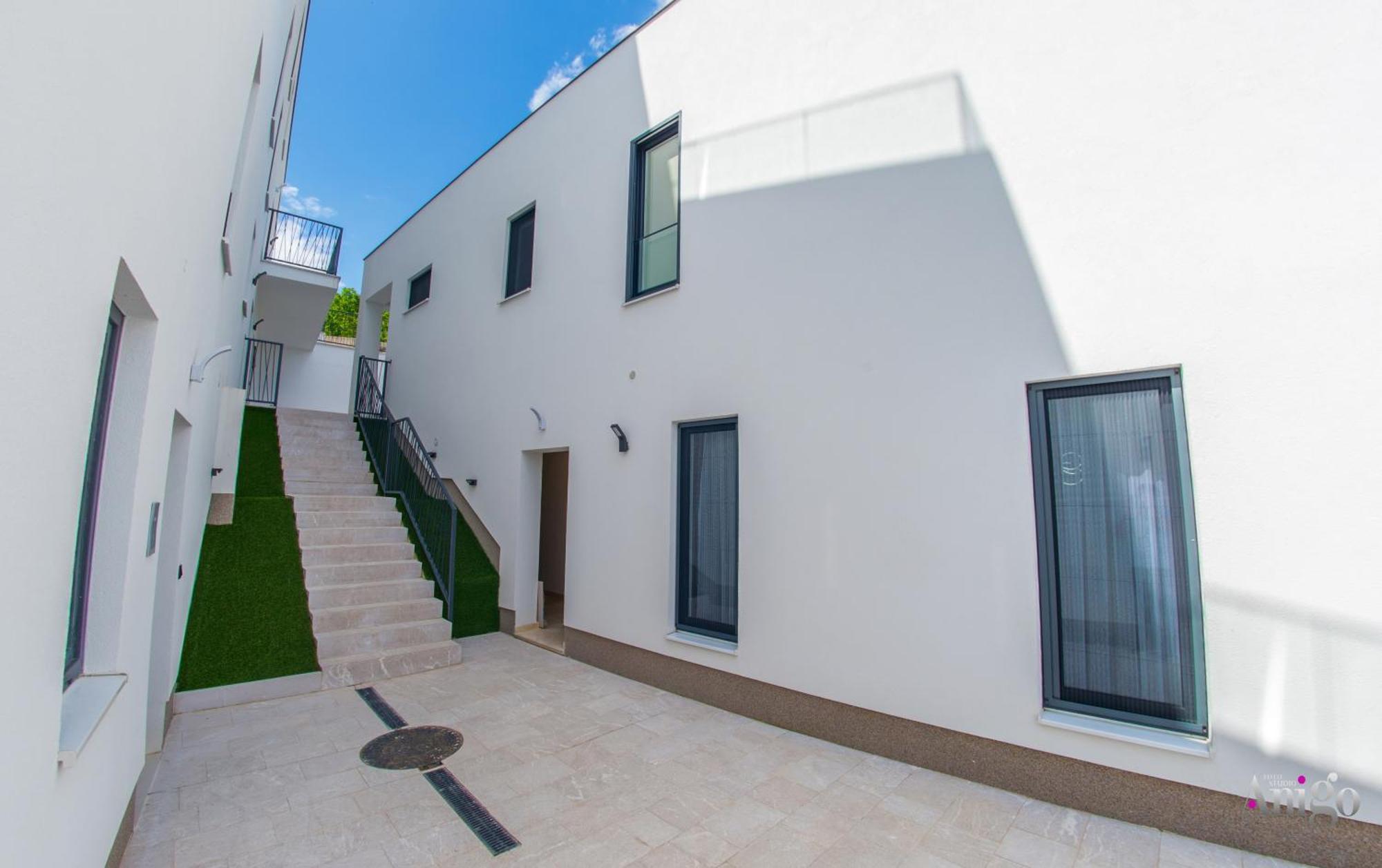 Royal Terrace Apartments Konjic Bagian luar foto
